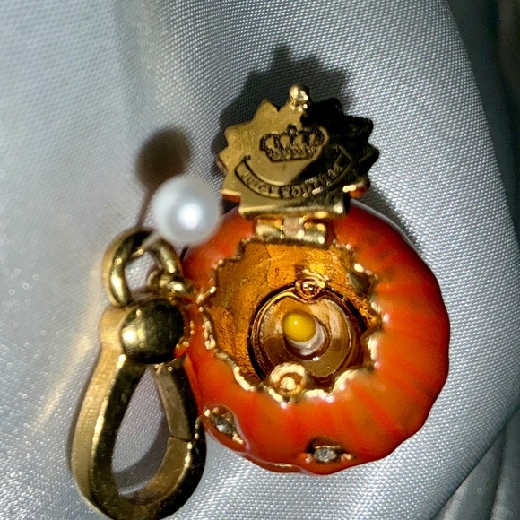 RARE AUTHENTIC RETIRED JUICY COUTURE JACK-O-LANTERN HINGED TOP CANDLE - Picture 4 of 11